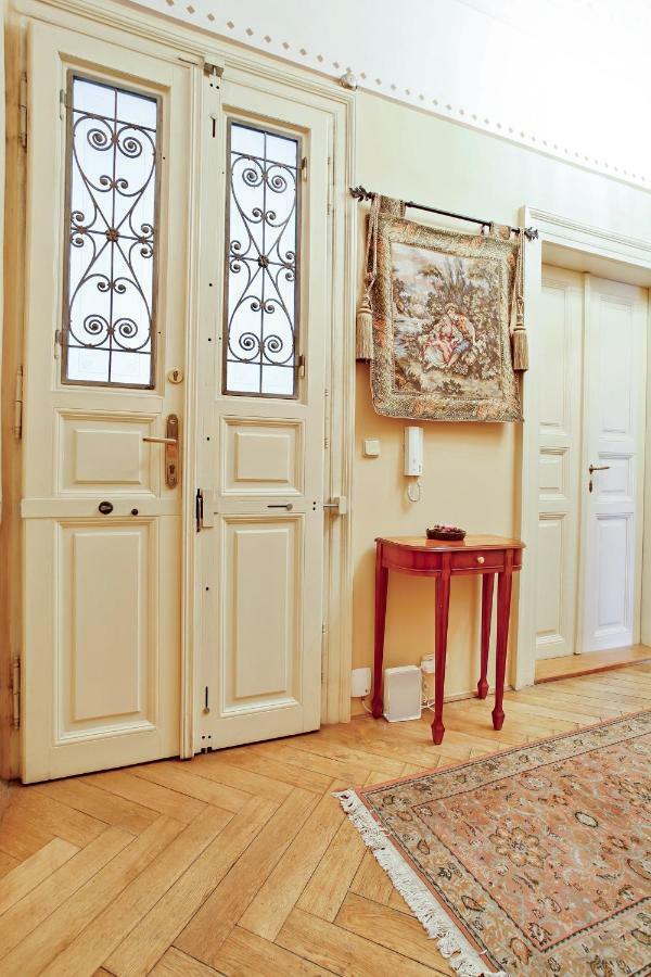 Open Gate Apartment Prague Exterior photo